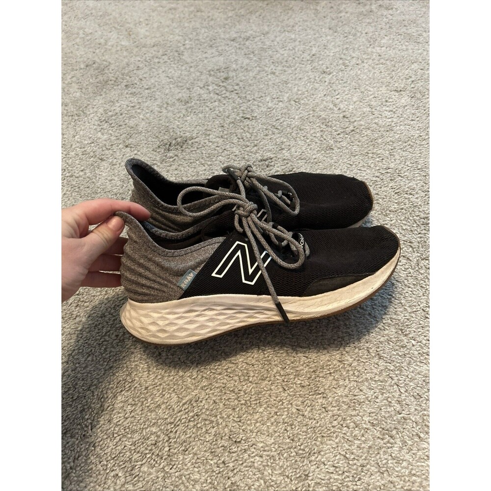 NEW BALANCE‎ Men's 'MROAVTK' Black/Light Aluminum Athletic Shoes 9.
